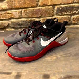 Nike Metcons mens size 6.5, woman 8